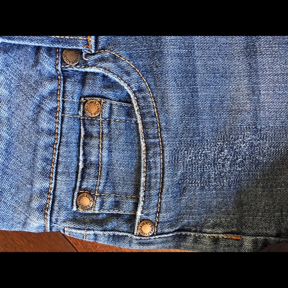 Cutoff jean shorts - Picture 6 of 7